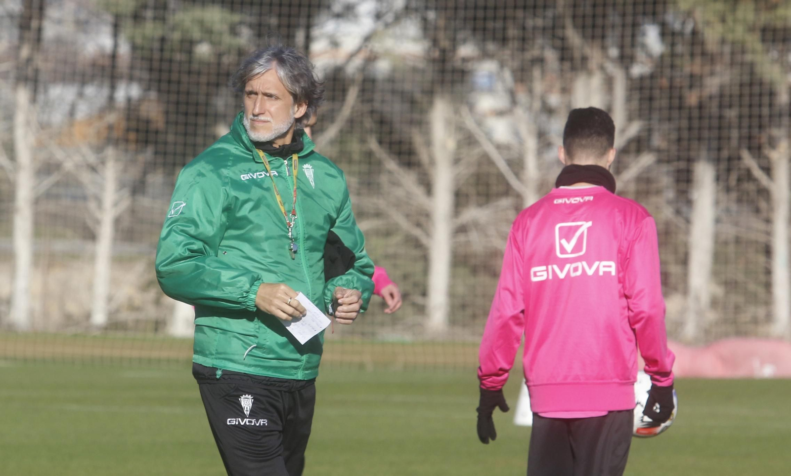 Pablo Alfaro, junto a Isaac Becerra, durante un entrenamiento en la Ciudad Deportiva.