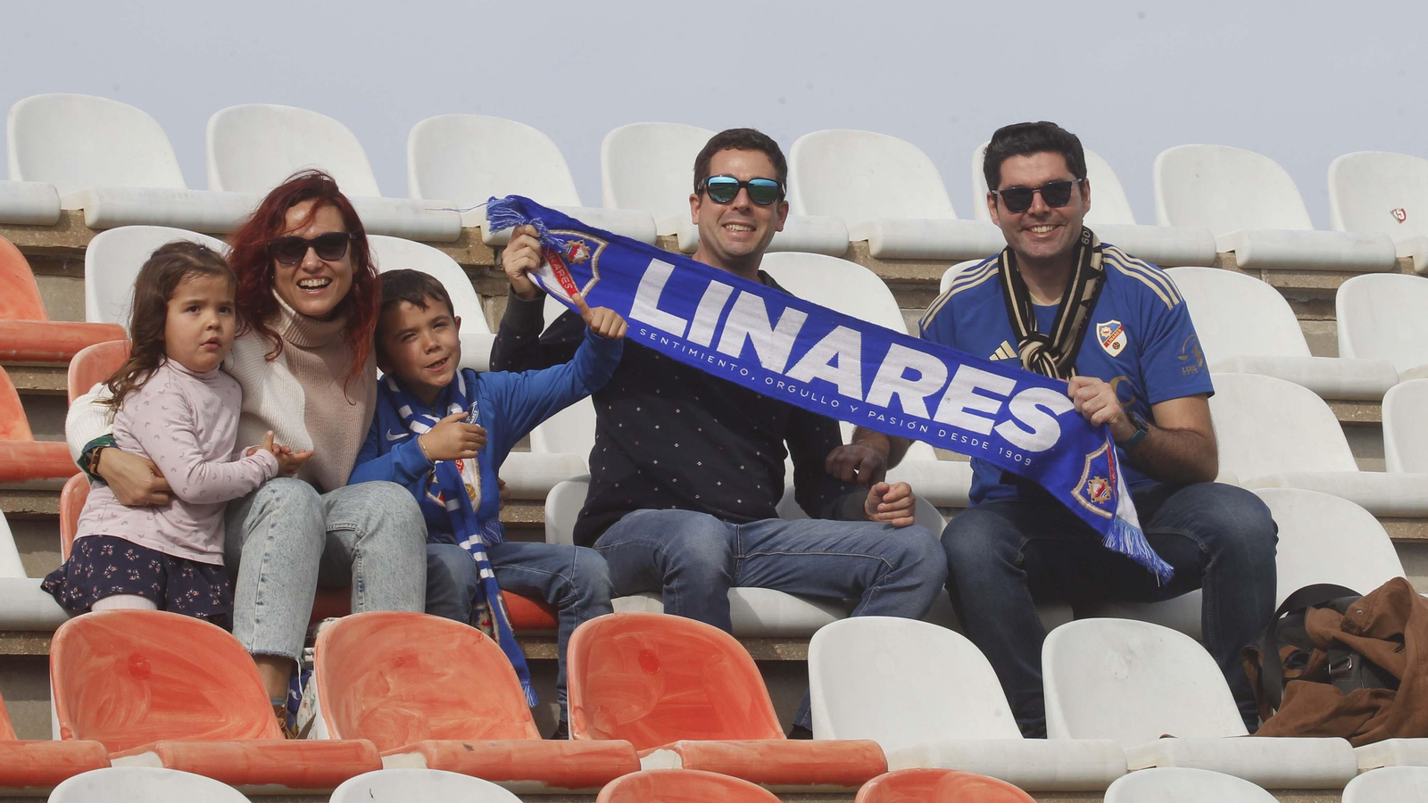 Búscate en el Algeciras CF  - Linares de Primera Federación