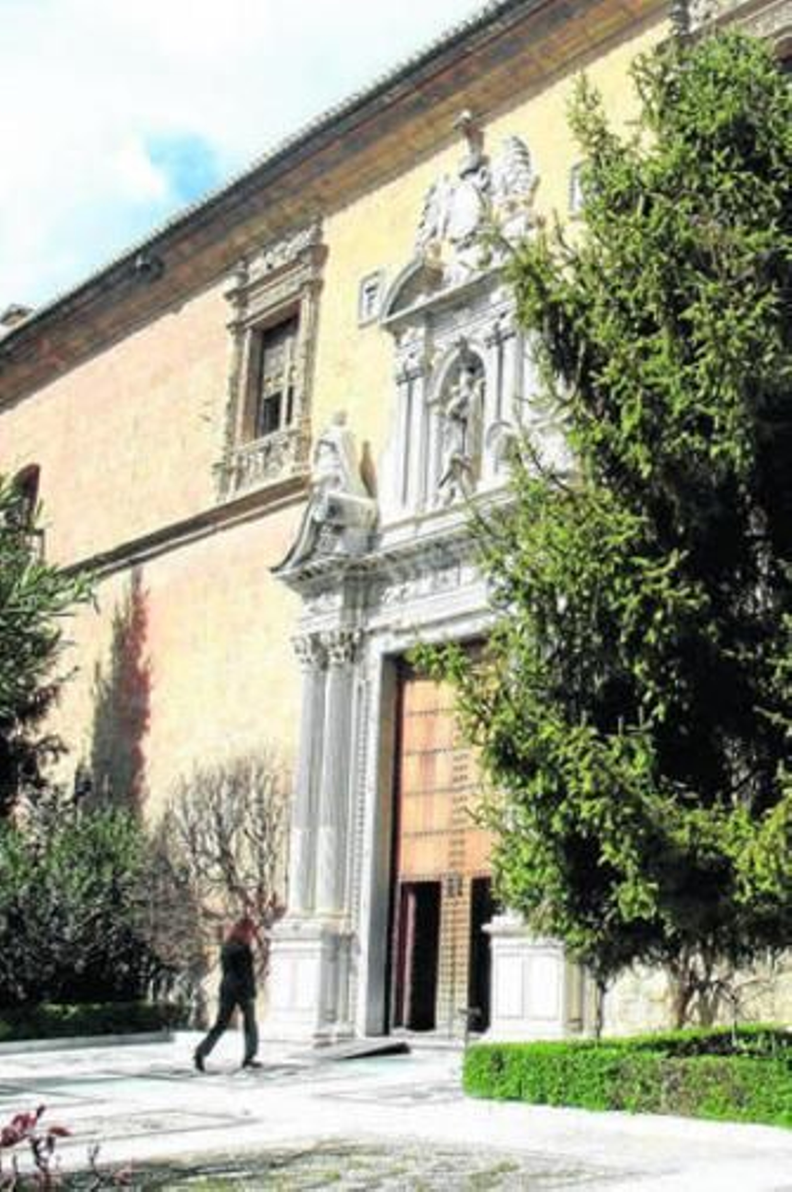 La UGR considera prioritario el pago a los proveedores.