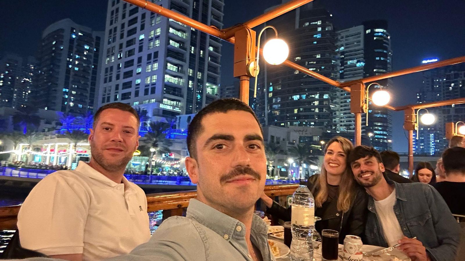 Margarita Luque y sus tres amigos, en una foto de su viaje.