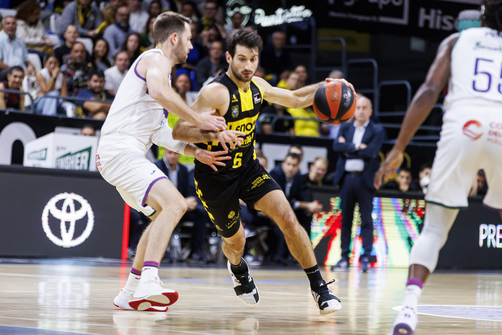 El Lenovo Tenerife - Unicaja, en fotos