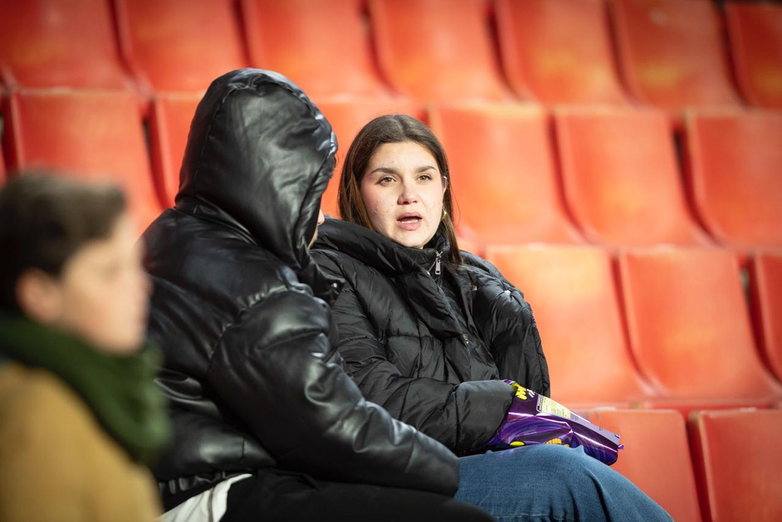 Encuéntrate en la grada en el Granada-Eibar