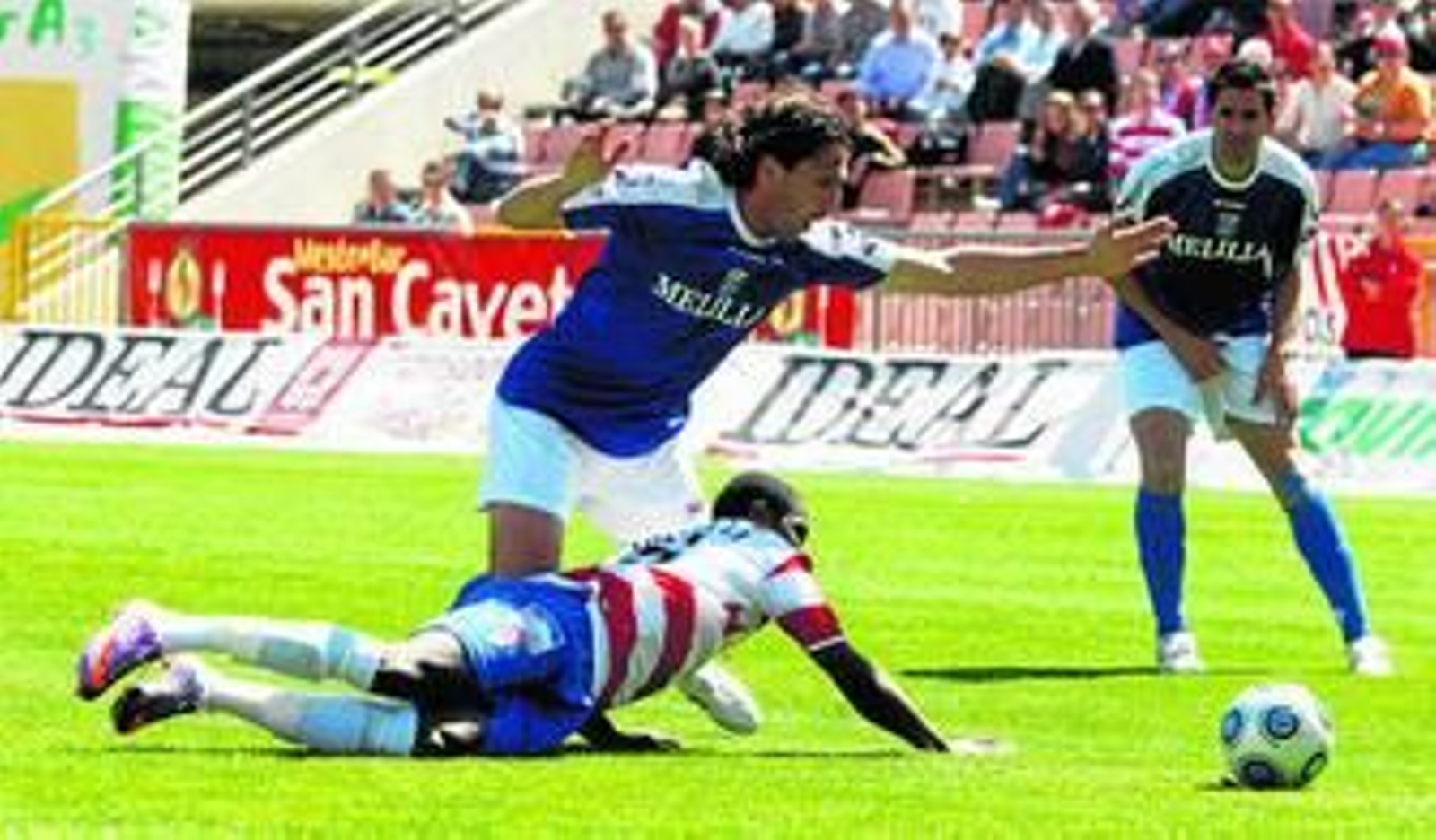 Las quejas desde Melilla continúan y dejan en mal lugar al club rojiblanco y al Ayuntamiento de Granada.