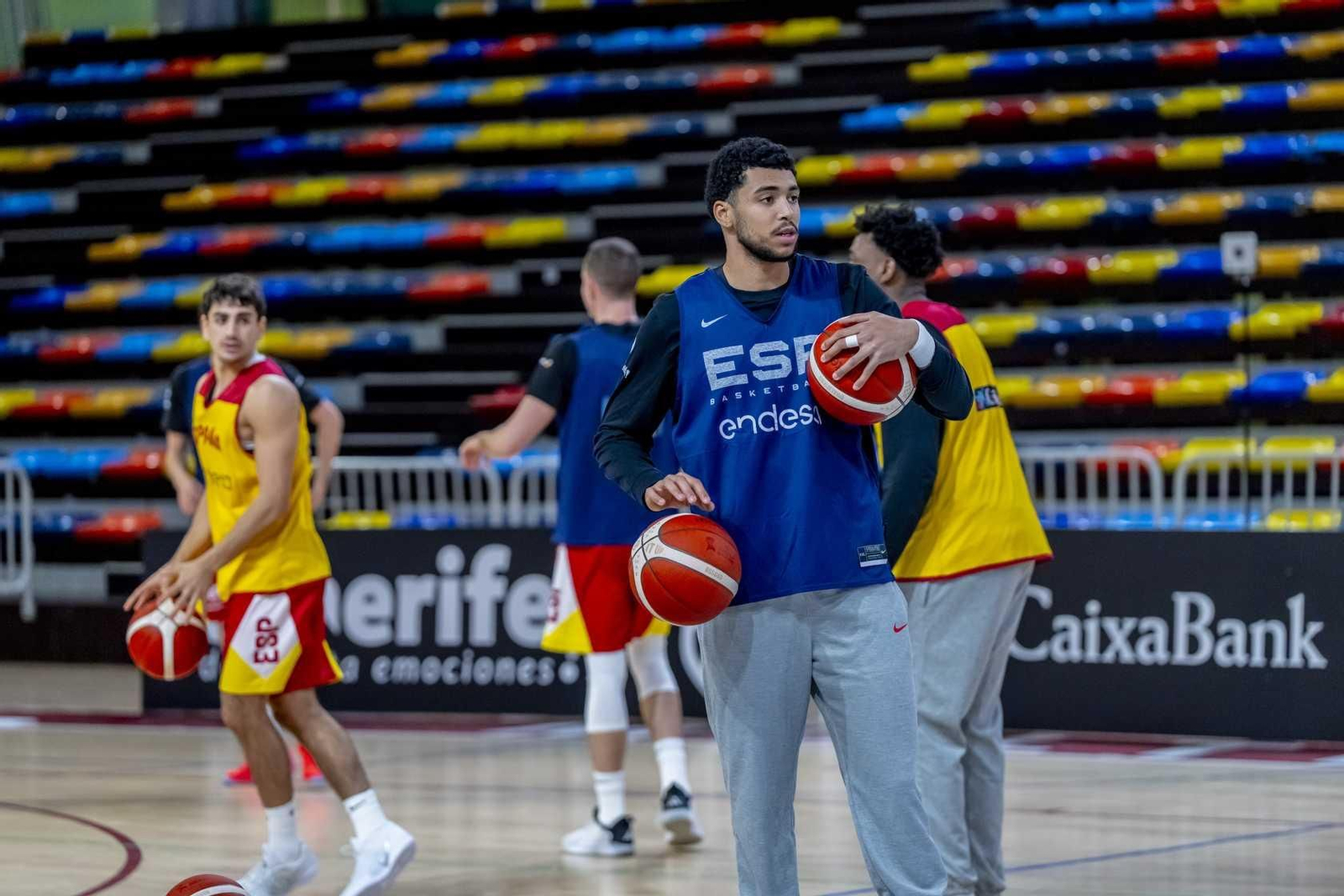Alberto Díaz, Francis Alonso y Paco Aurioles, en la primera España de Chus Mateo
