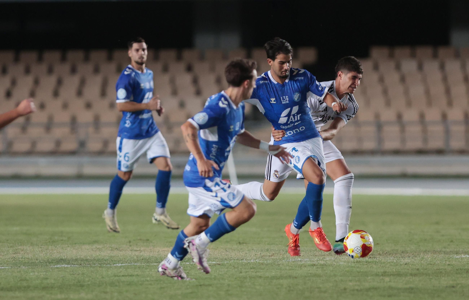 Imágenes del Trofeo de la Vendimia entre  Xerez DFC contra Real Madrid C en Chapín