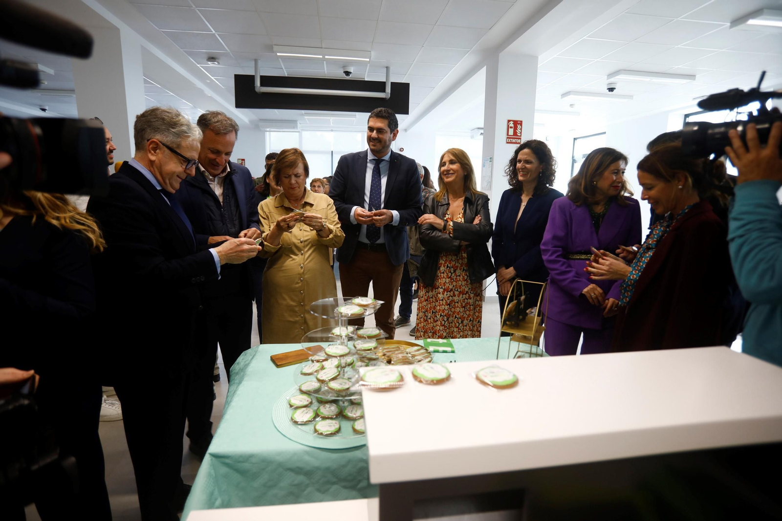 El aeropuerto de Córdoba recibe el primer vuelo de Binter desde Canarias, en imágenes