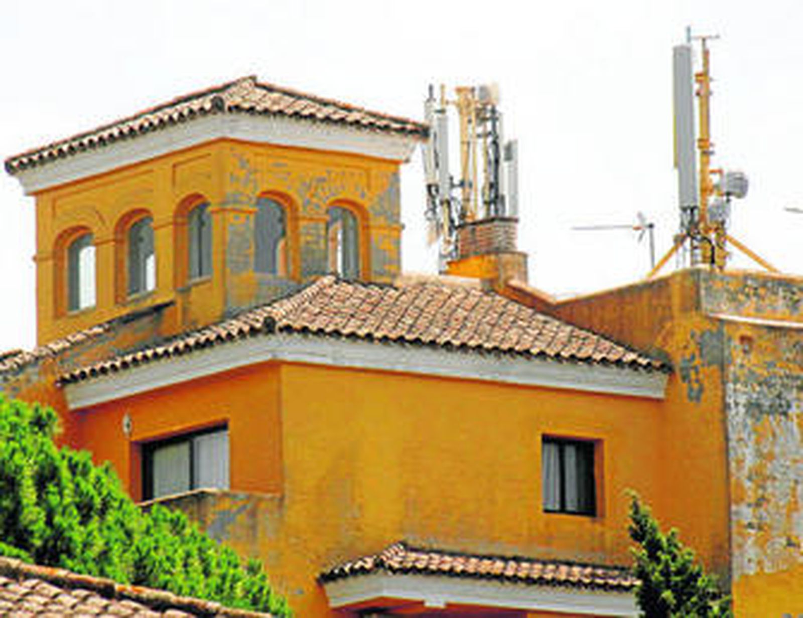 Una ordenanza regulará la instalación de las antenas de telefonía.