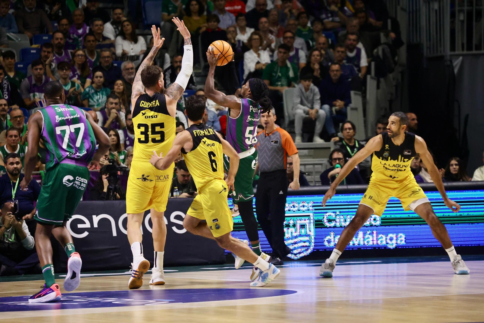 El Unicaja-La Laguna Tenerife, en fotos