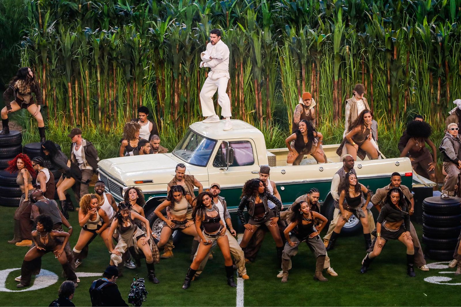 Las mejores fotos de la Super Bowl con la actuación de Bad Bunny