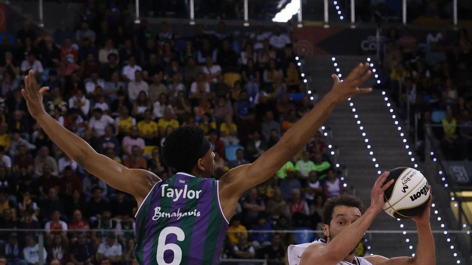 El Unicaja, campeón de Copa: Todas las imágenes del partido, la fiesta y la llegada a Málaga