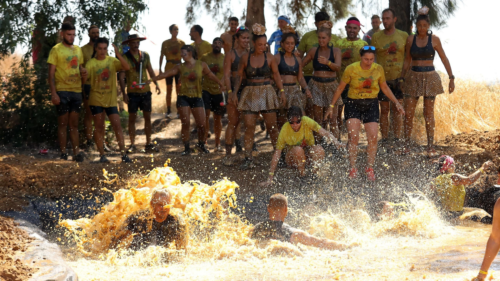 Búscate en la VII Carrera del Barro en La Barca