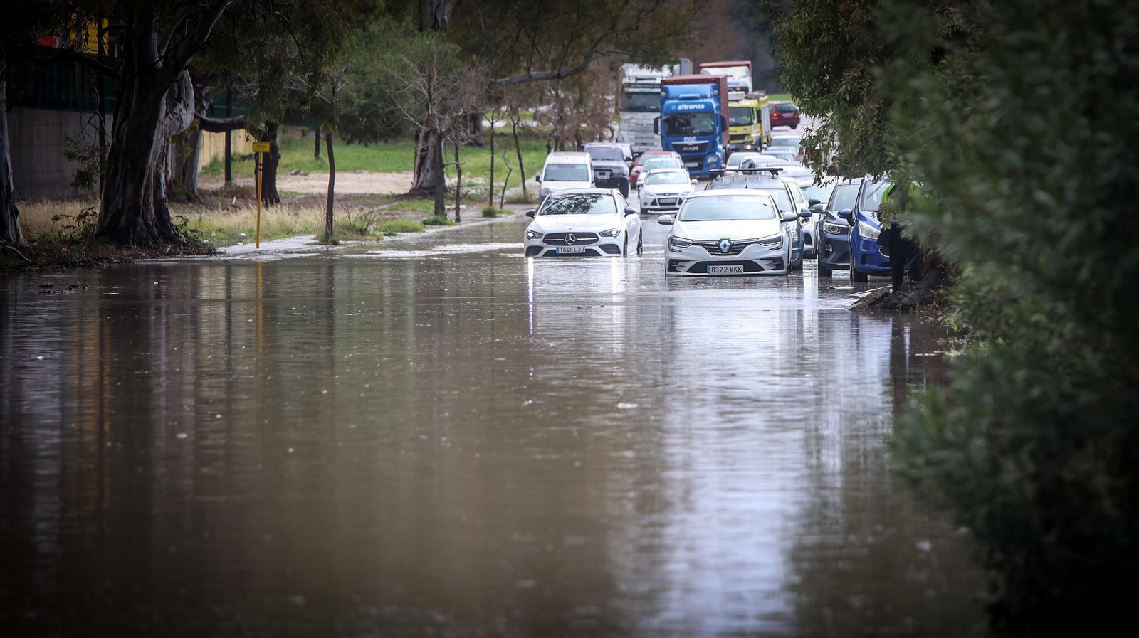 La borrasca Karlotta provoca inundaciones en algunas zonas de Jerez