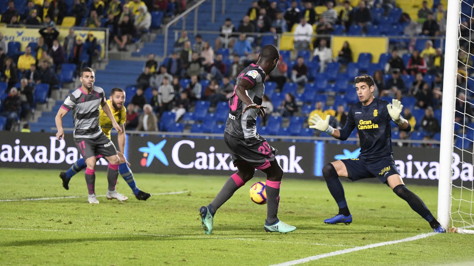 Adrián Ramos asiste a Rodri, que marcó el definitivo empate a dos,
