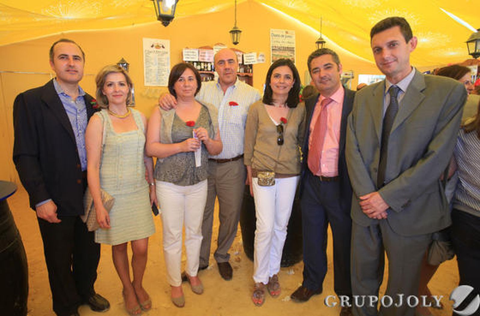 Antonio Rodríguez, director de oficina de Caja Rural del Sur, junto a Alicia García; Javier Alaminos, jefe de ventas de Man, acompañado de Juani Richarte; Manuel Rodríguez, director de zona de la CAM, junto a Patricia Garzóny Miguel Berraquero

Foto: Vanesa Lobo y Manuel Aranda