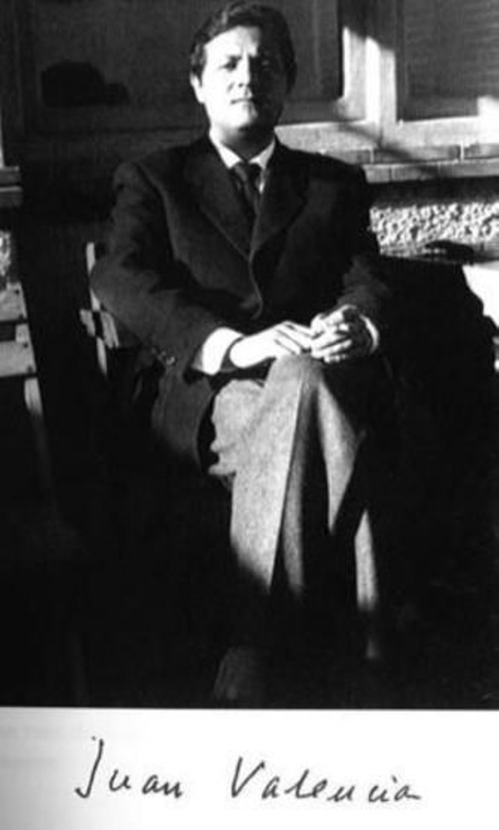 Una fotografía autografiada de Juan Valencia.