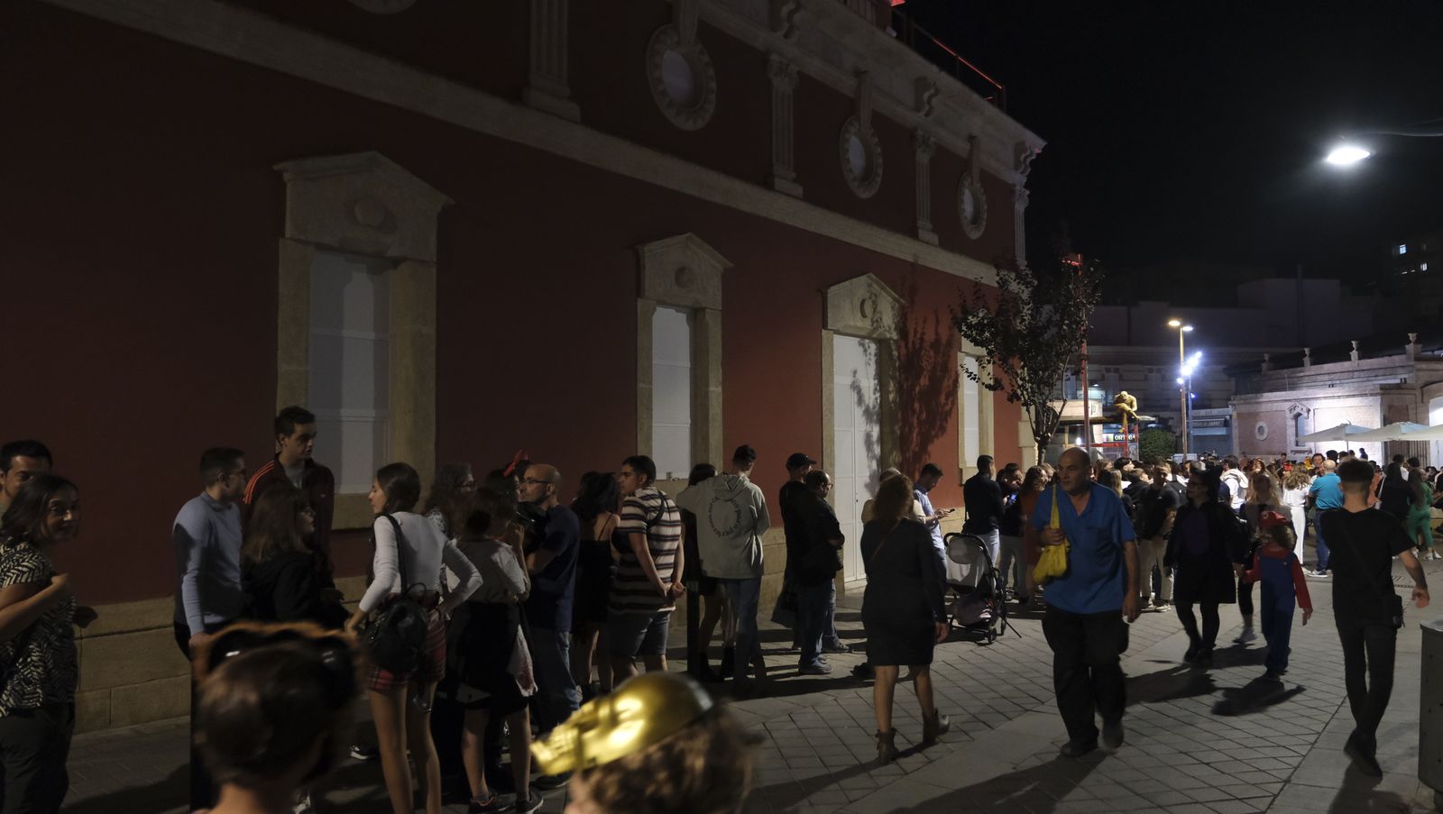 Las imágenes de la Noche en Negro en Almería, Halloween.