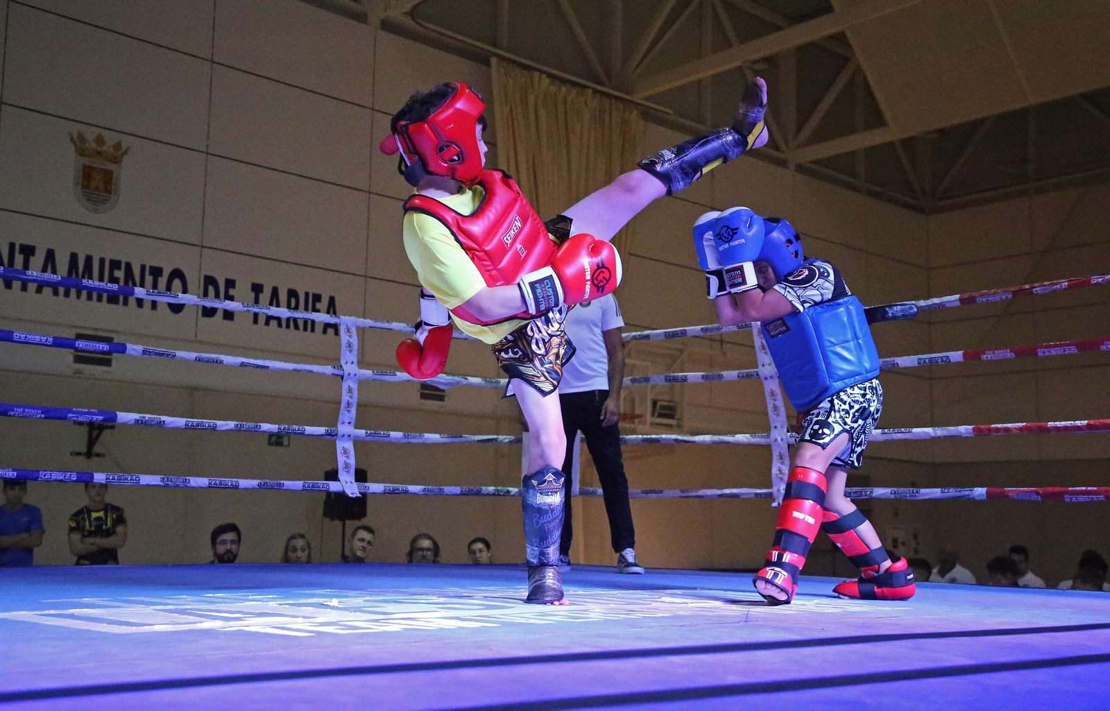 Velada de rock boxing en Tarifa, en imágenes