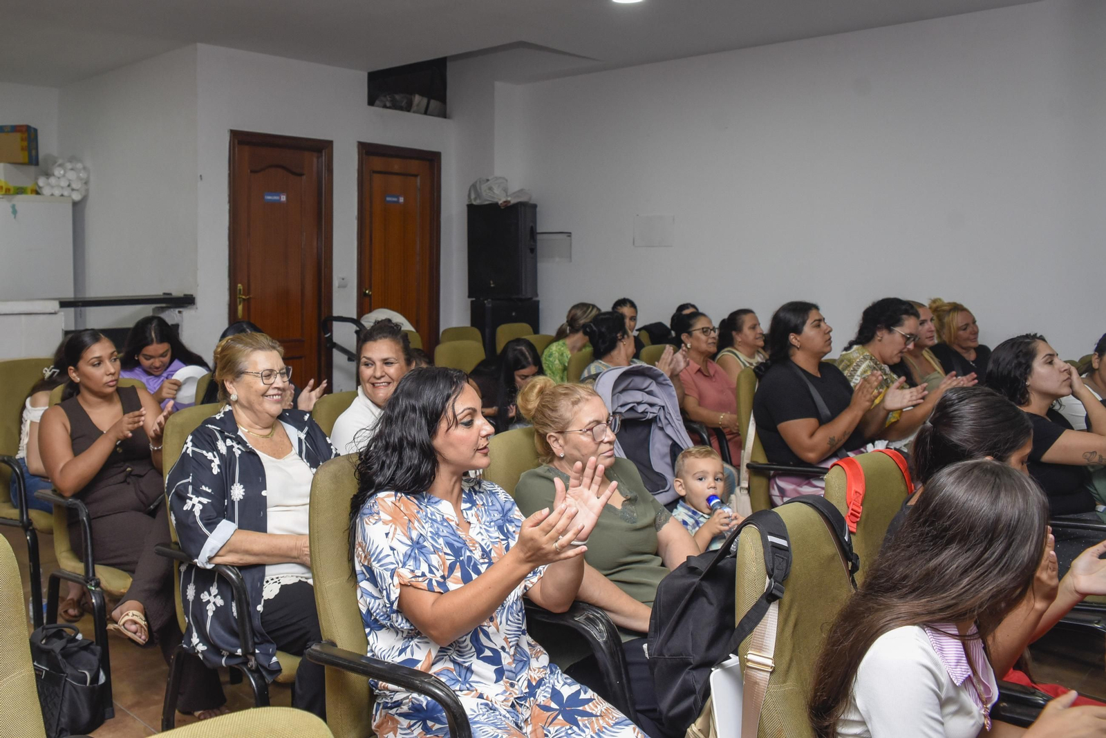 Las fotos de la misa cantada de la iglesia evangélica Ebenezer de La Línea