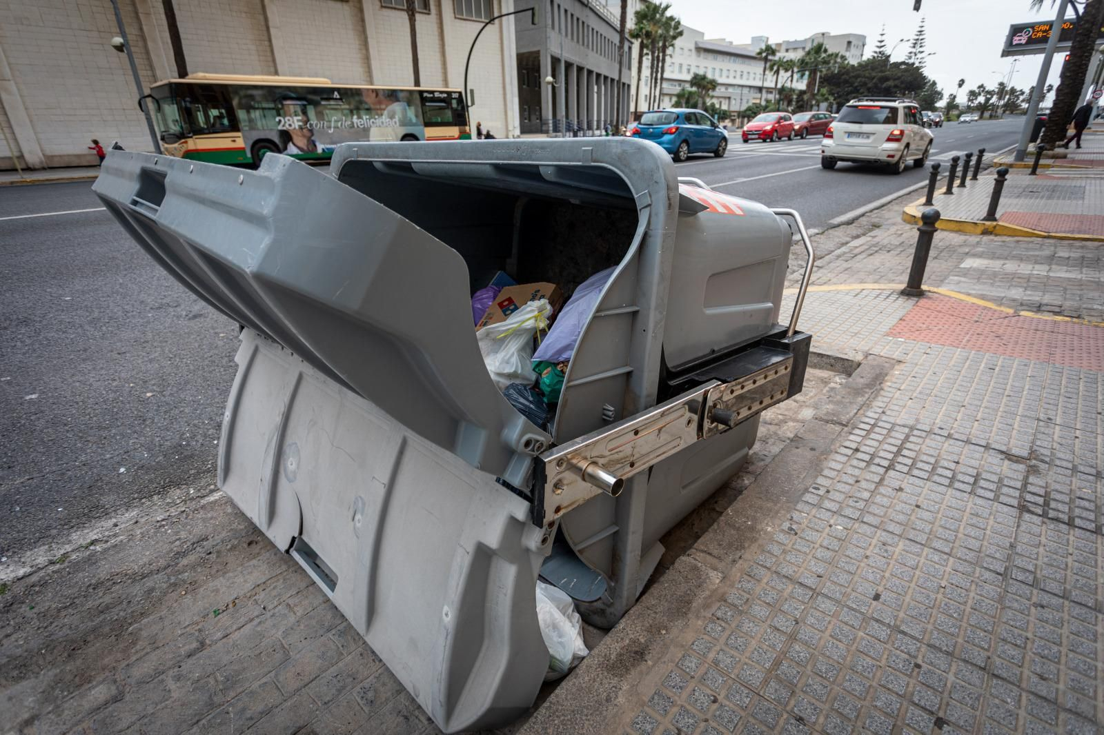 Alerta naranja por Levante en Cádiz