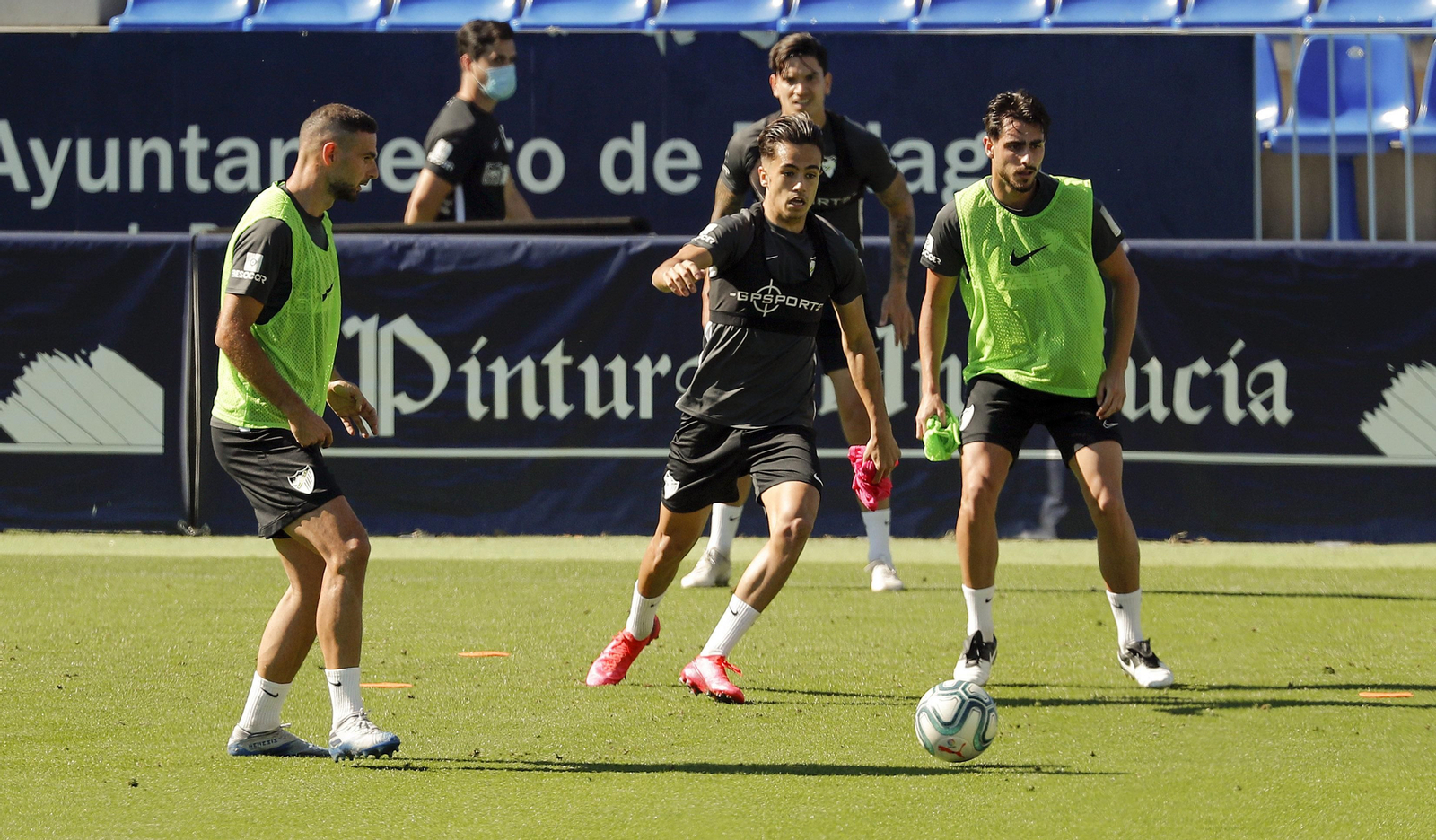 Los fotos del primer entrenamiento del Málaga CF por grupos Los fotos del primer entrenamiento del Málaga CF por grupos