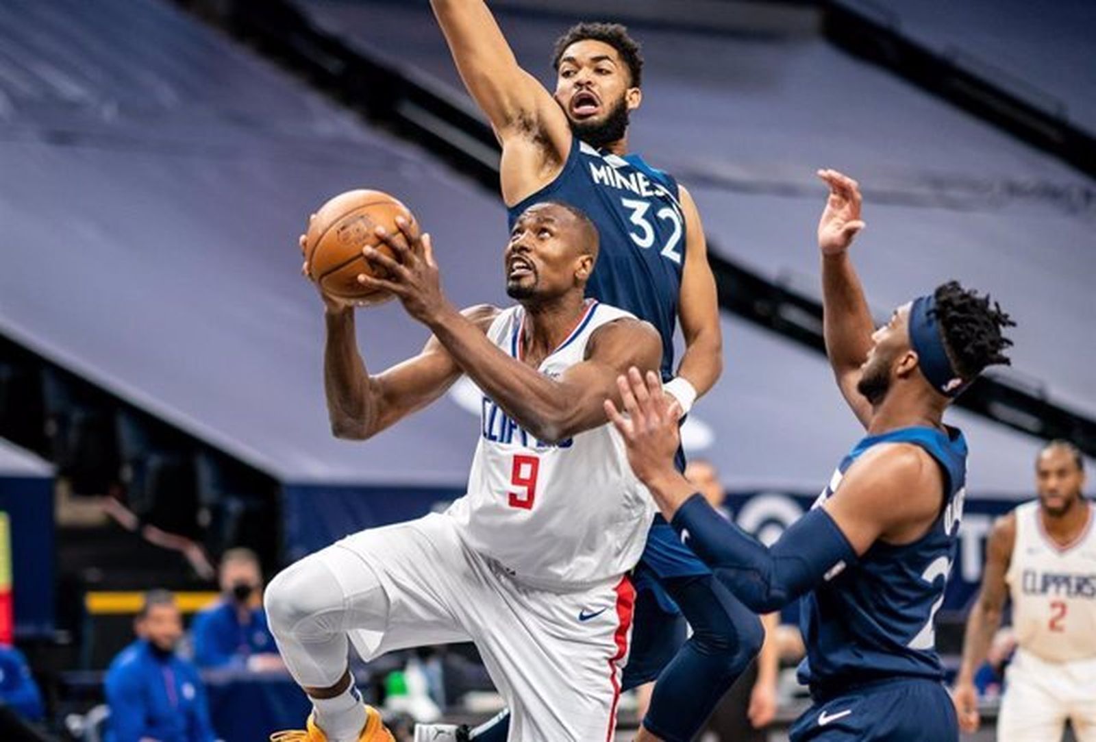 Ibaka, en un partido con los Clippers