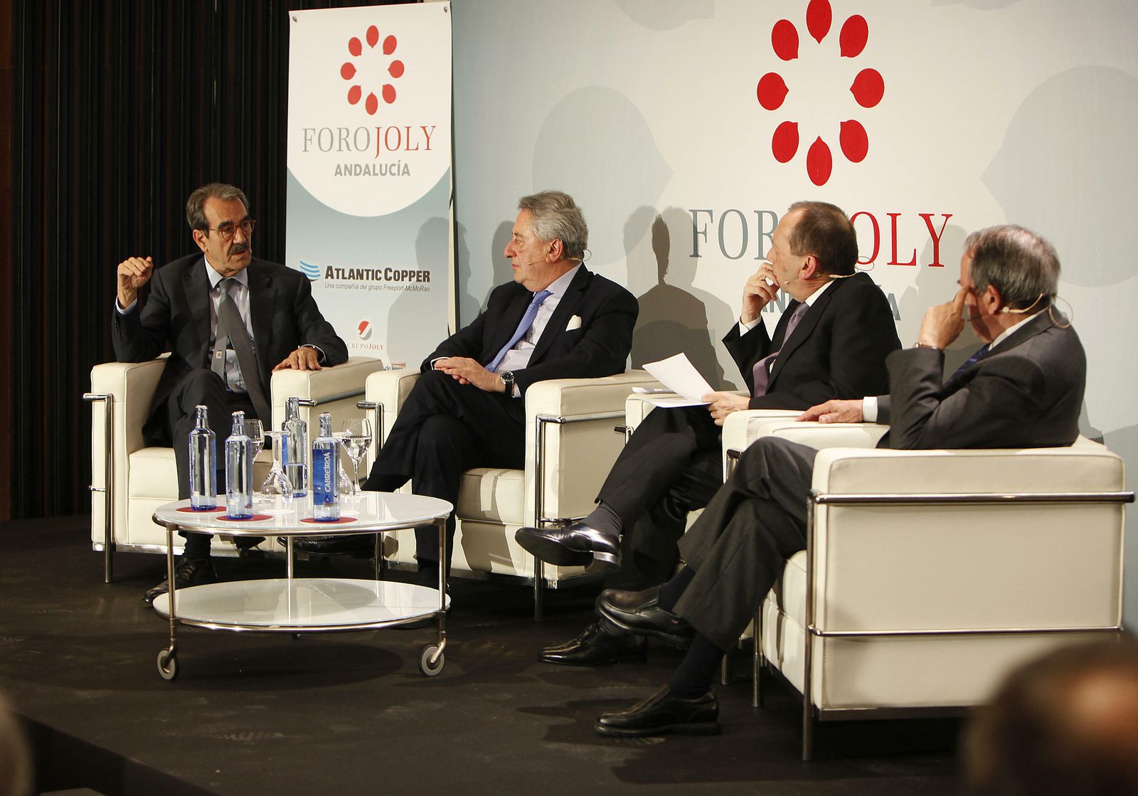 Emilio Ontiveros, Javier Targhetta, José Antonio Carrizosa y Juan José Toribio en el Foro Joly.