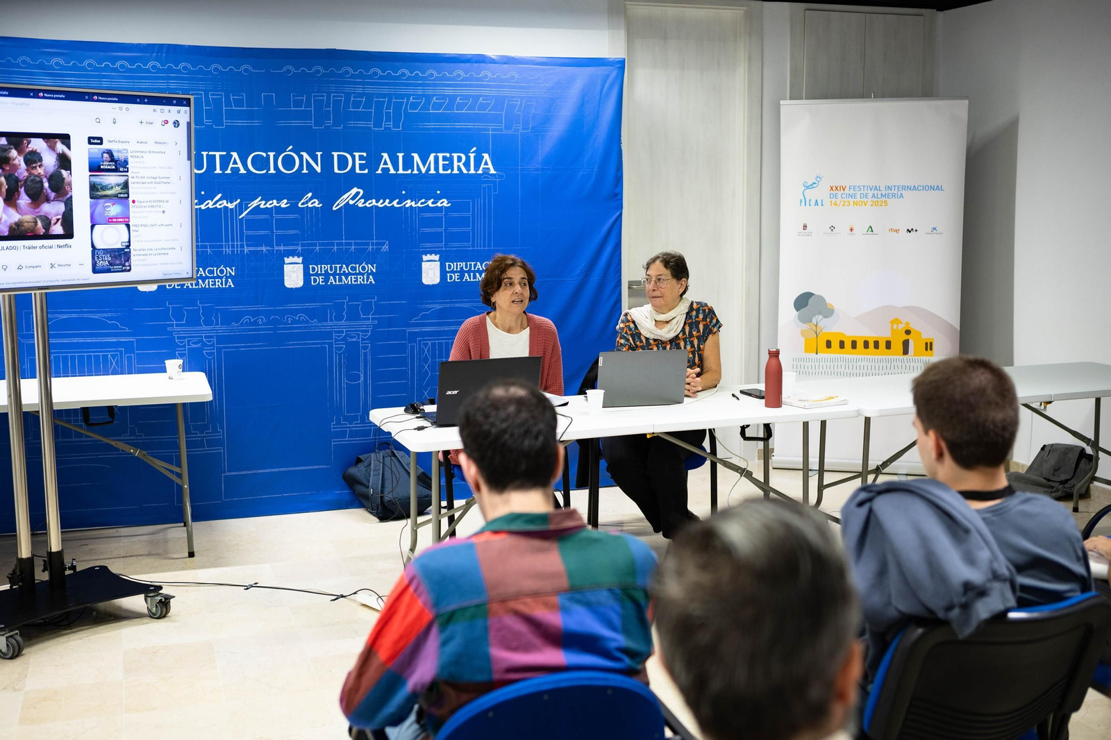 Lisa Berger y Fernanda Adán durante la celebración del taller.