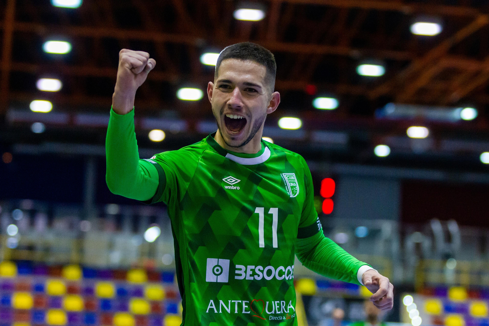 Quique se muestra eufórico en el Fernando Argüelles.