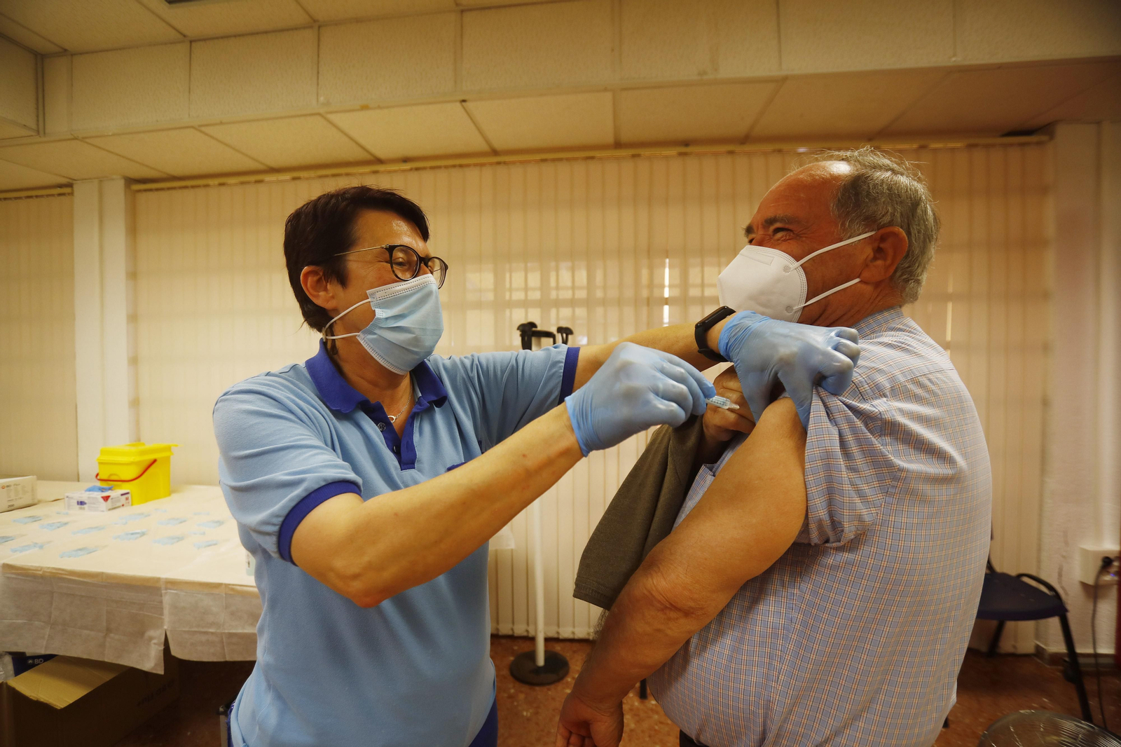 Vacunación a personas mayores de 70 años en Córdoba.