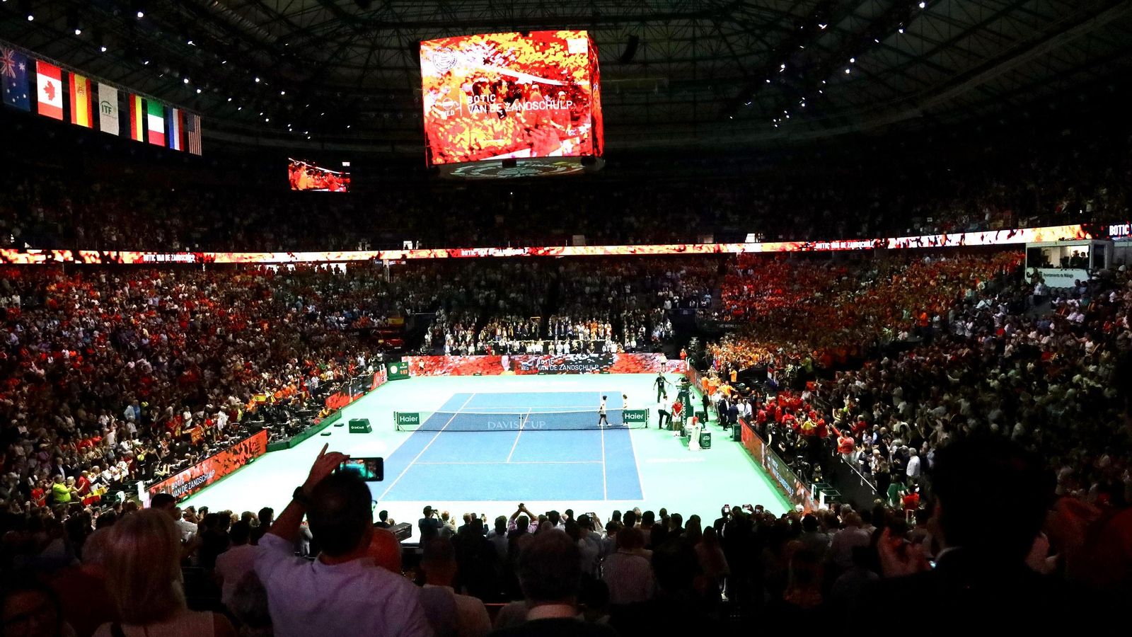 Búscate en las gradas del Carpena en la Copa Davis de Málaga