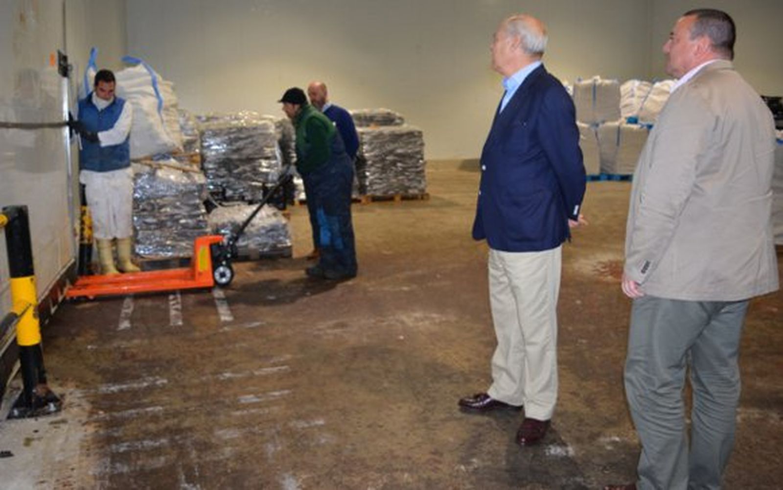 El delegado de Zona Franca visita la nave de Gohisa Fish
