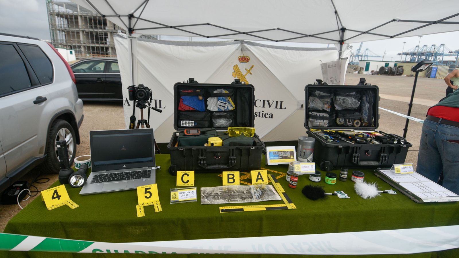 Las fotos de la exhibición de medios de la Guardia Civil en el llano amarillo