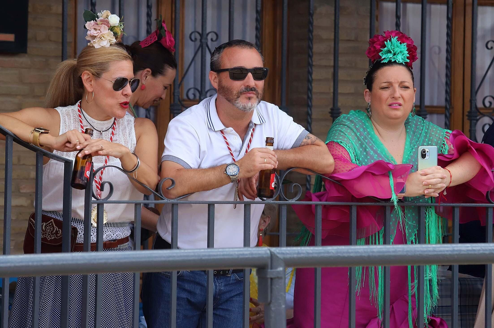 Imágenes del ambiente El Rocío y en Casas de Hermandades