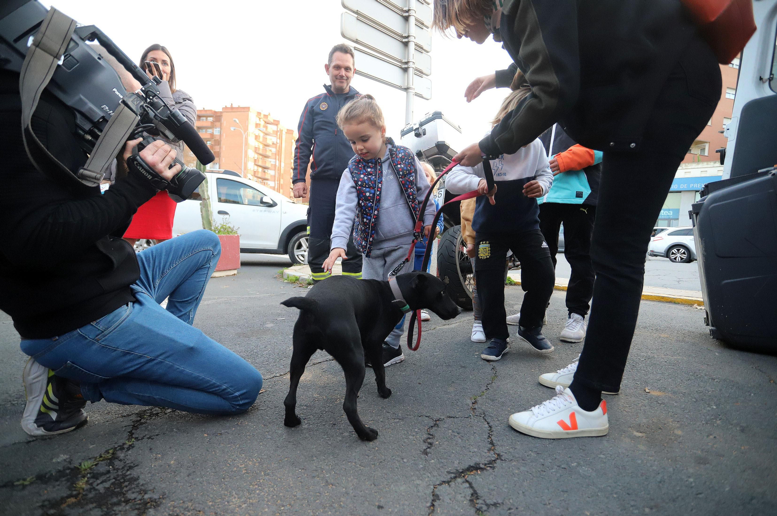 Imágenes del emotivo regreso de los Bomberos de Huelva tras sus labores de rescate en Turquía