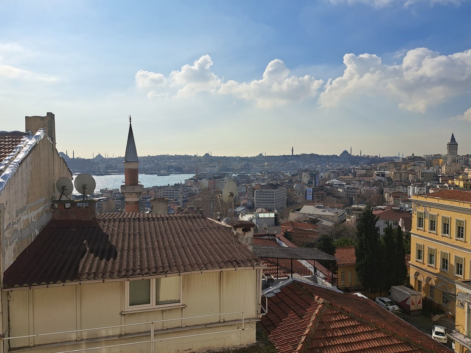 Una vista de Estambul, una ciudad cargada de historia que atrapa a quien la visita.