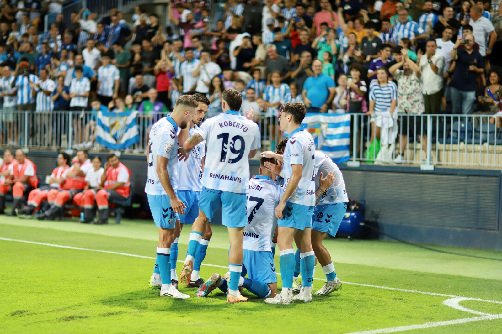 Los malaguistas celebran el 2-0.