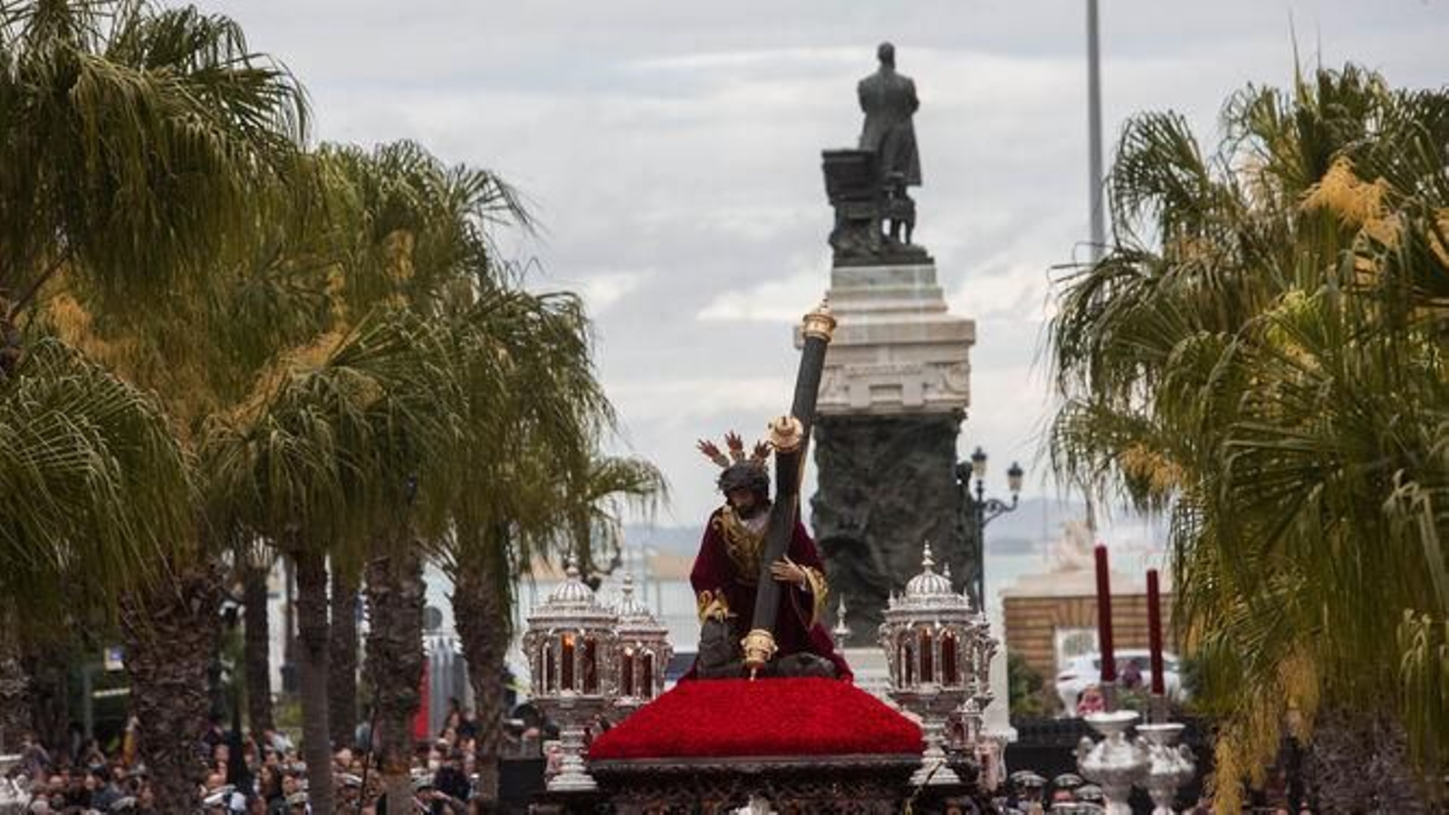 La imagen de la cofradía del Caído la pasada Semana Santa, donde amenazó la lluvia