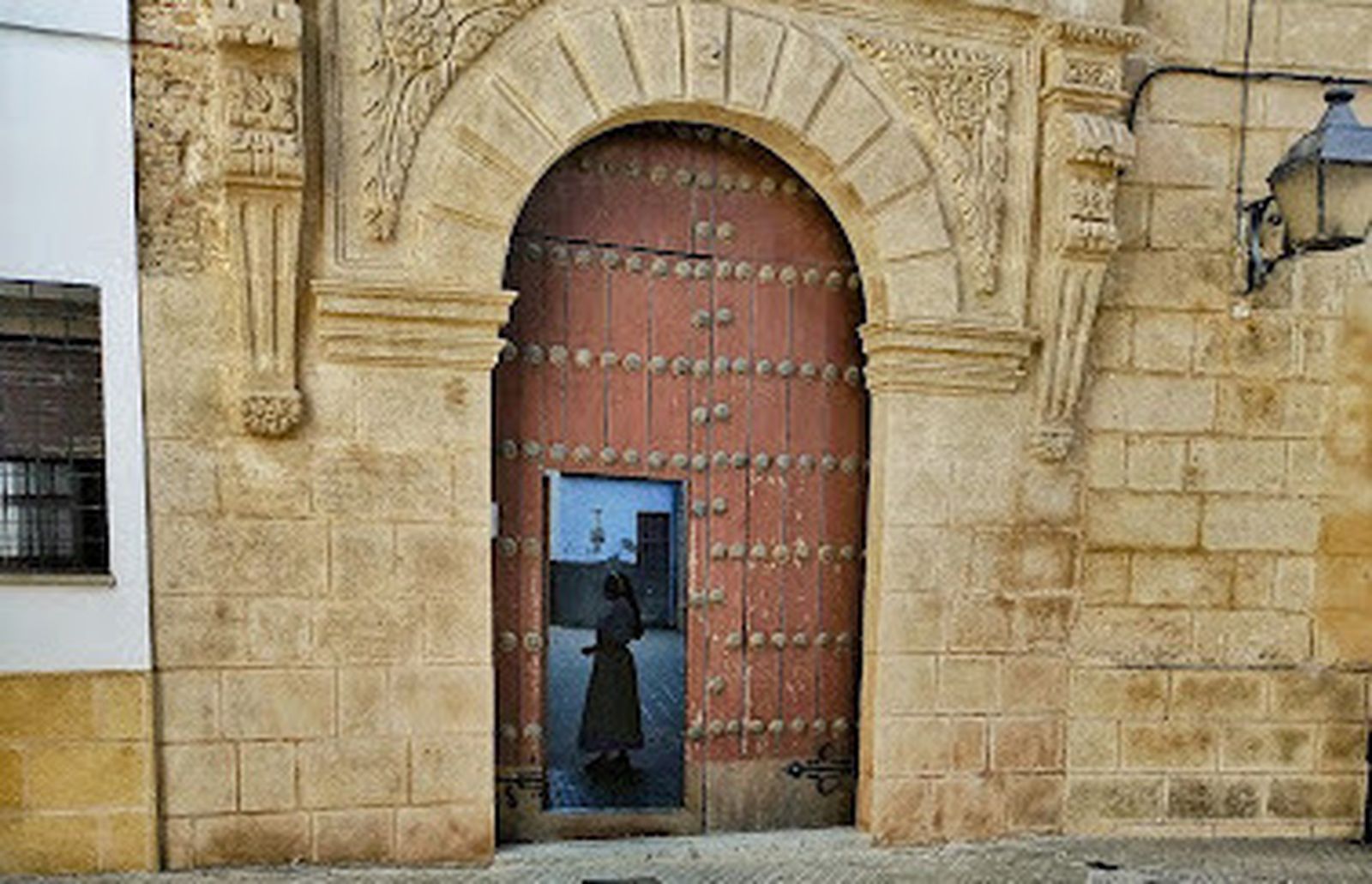 Monja en un convento.