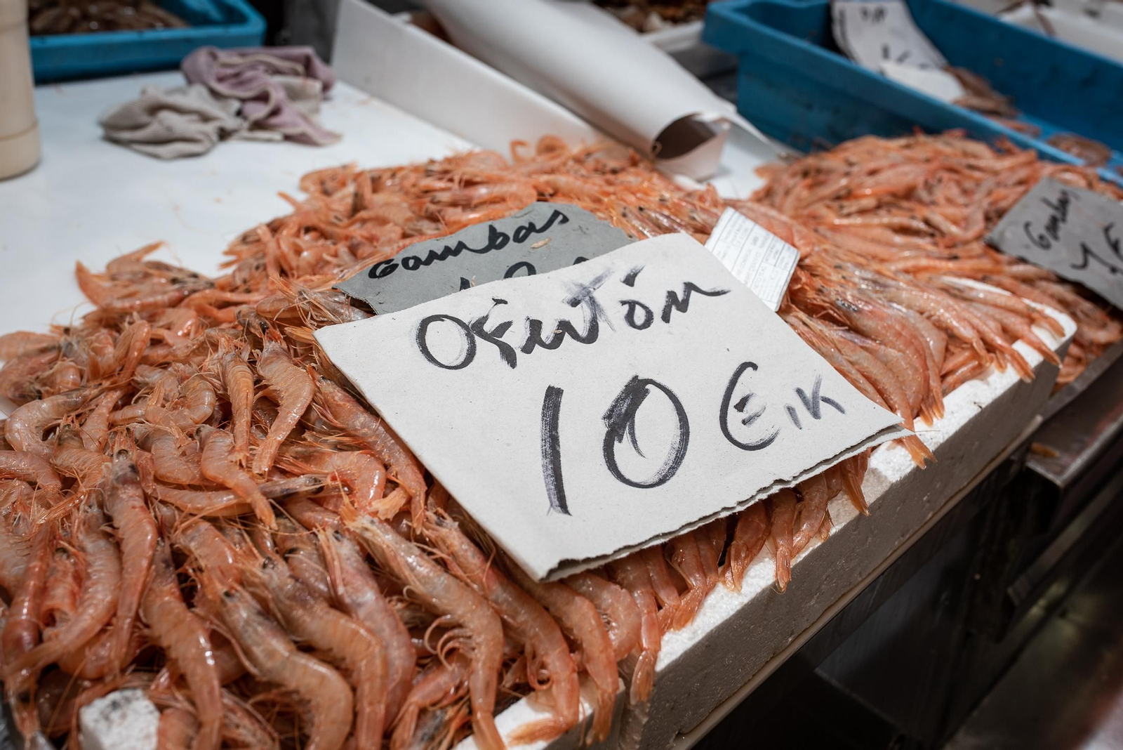 Las últimas compras en el Mercado del Carmen antes de Navidad, en imágenes