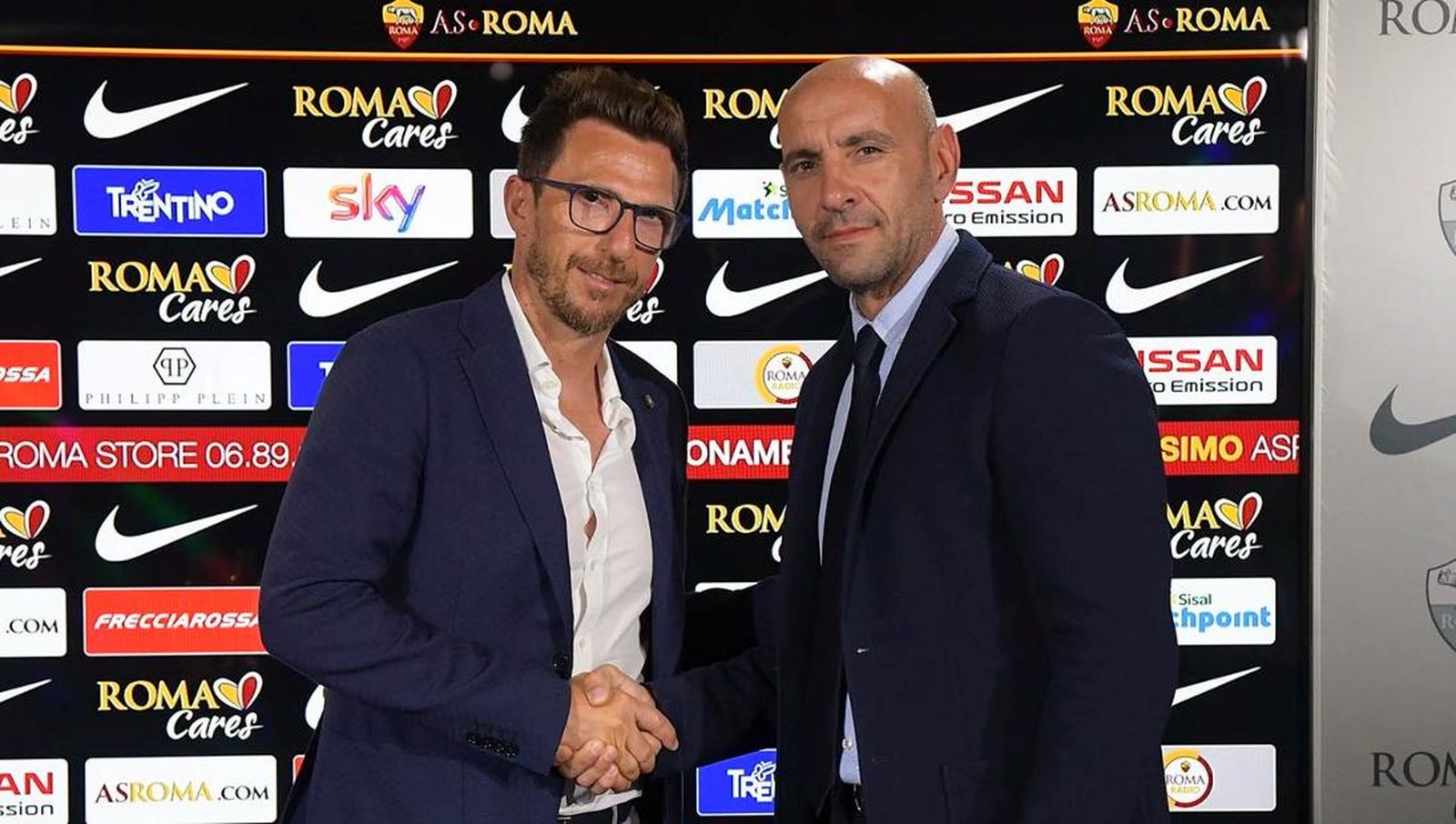 Di Francesco y Monchi se estrechan la mano en 2017.