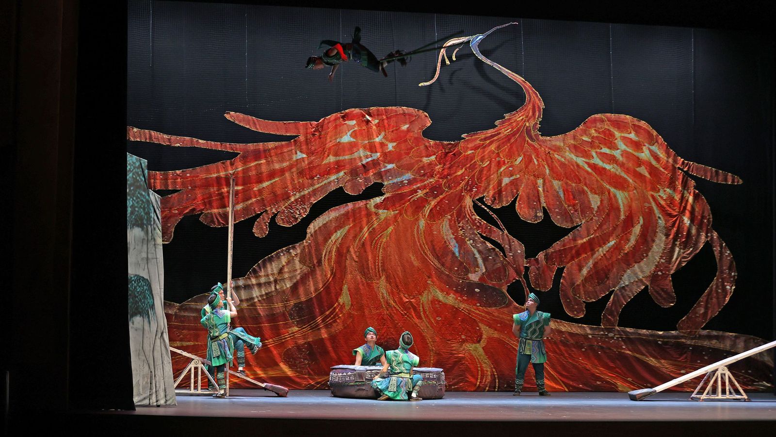 Imágenes del 'Gran Circo Acrobático de China' en el Teatro Villamarta