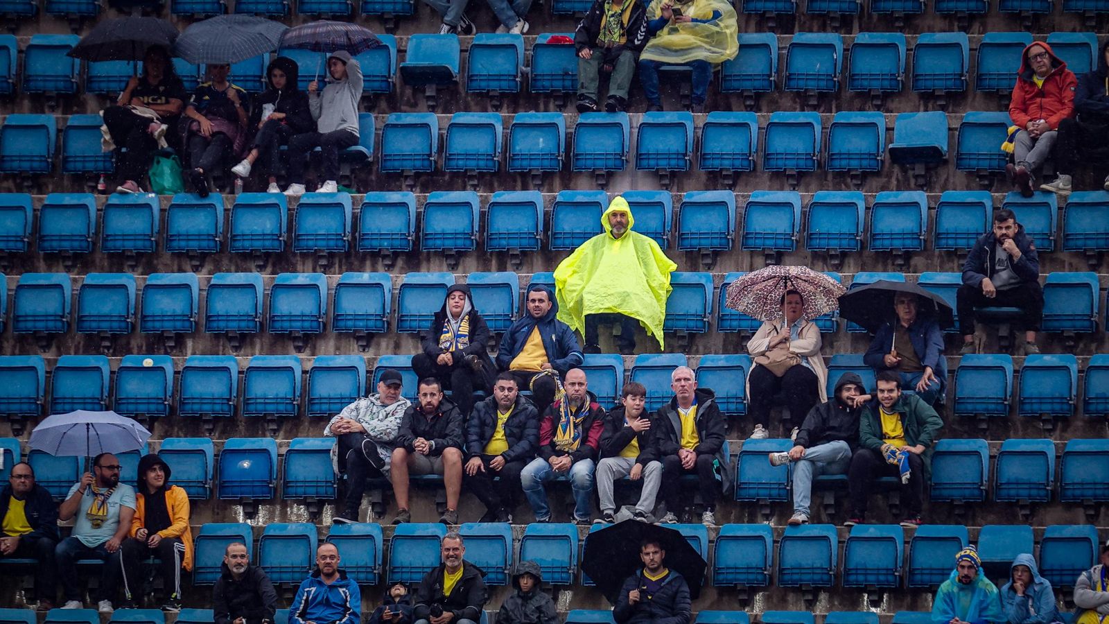 Búscate entre las imágenes del partido de futbol Cádiz CF - Málaga CF