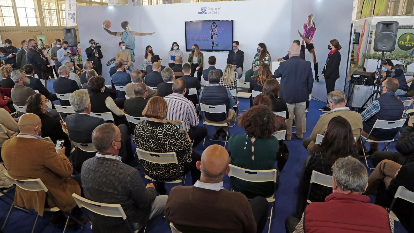 Primer día de la feria del Deporte y Vida Sana en IFECA