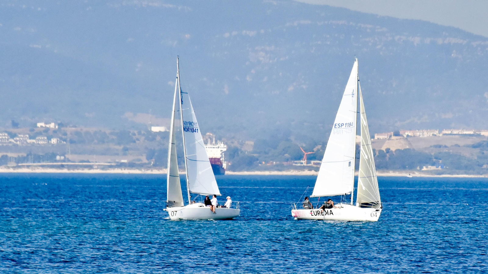 Las fotosde la segunda jornada del Campeonato de Andalucía de vela J/80 en La Línea