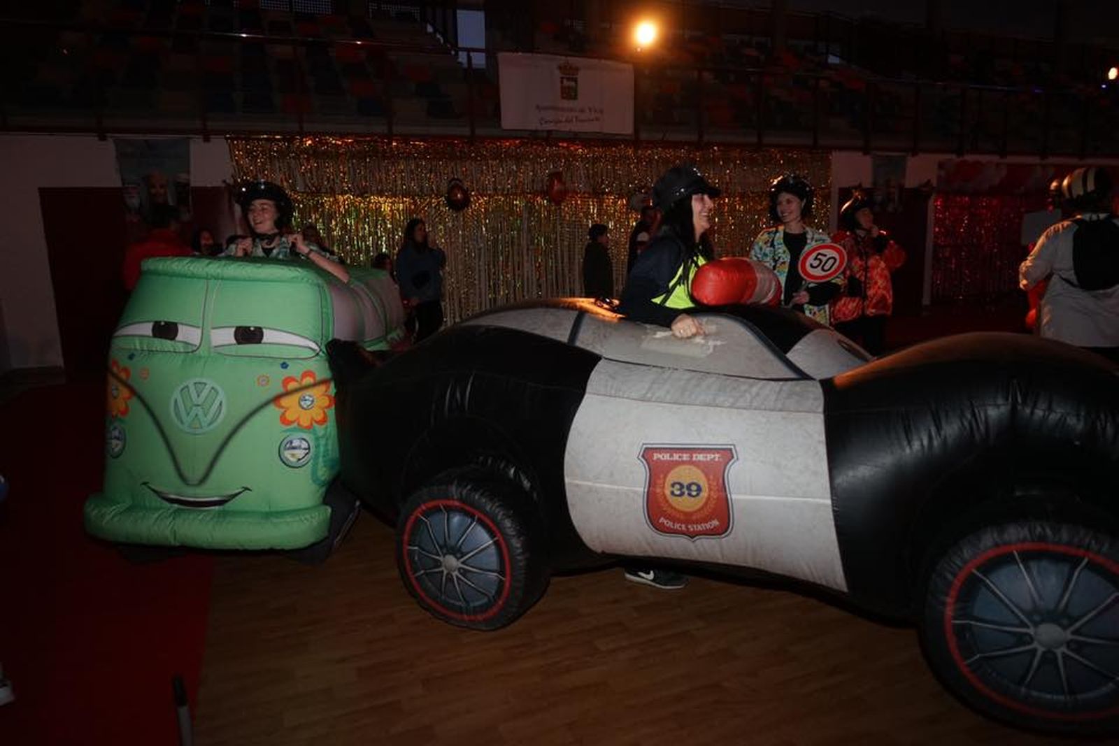 La lluvia no pudo con una ilusión desbordante en Vícar: la cabalgata estática, en imágenes