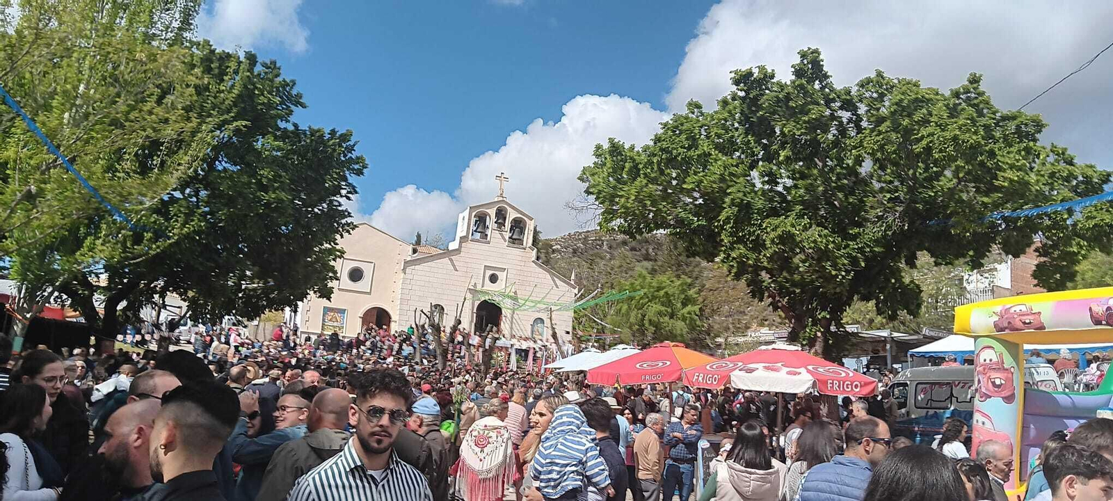 En imágenes: Los vecinos de Hoya del Salobral veneran  a su Virgen de la Cabeza
