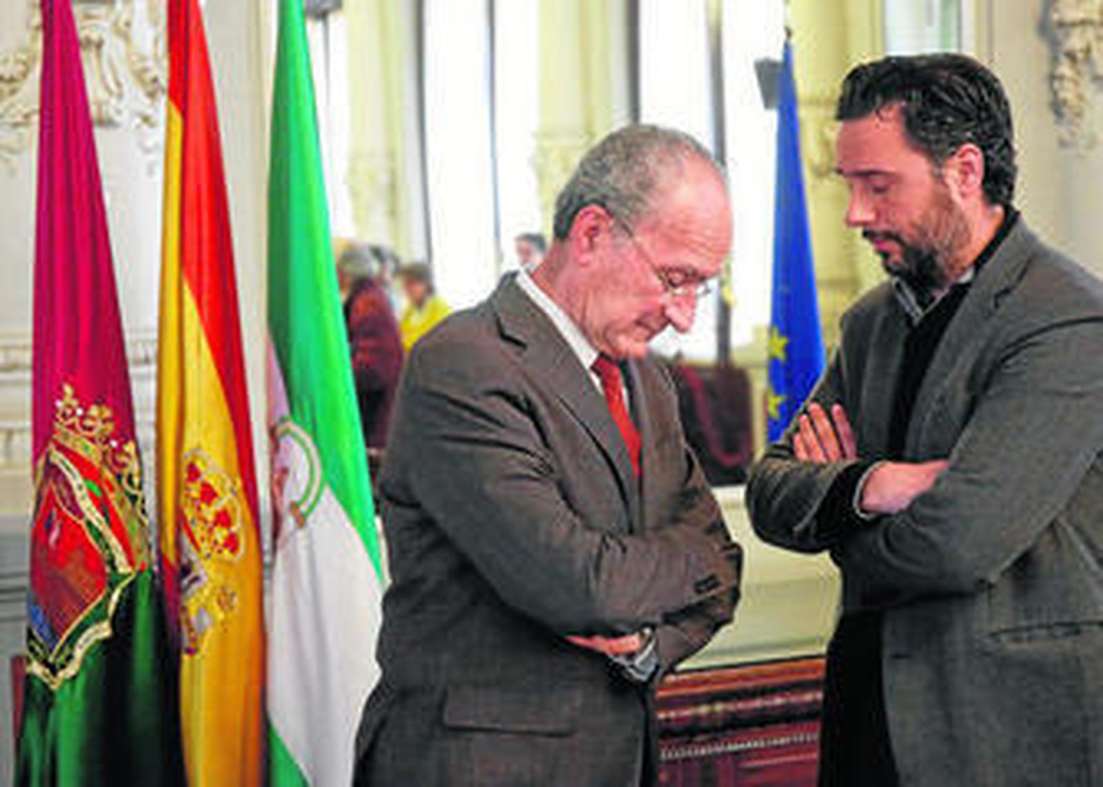 El alcalde de Málaga y el concejal de Sostenibilidad Medioambiental durante la pasada huelga de basura.