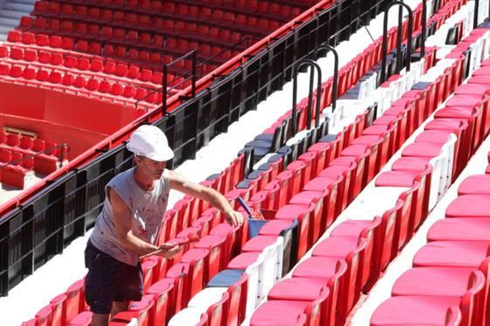 Últimos retoques en la nueva grada del Sánchez-Pizjuán

Foto: Belén Vargas