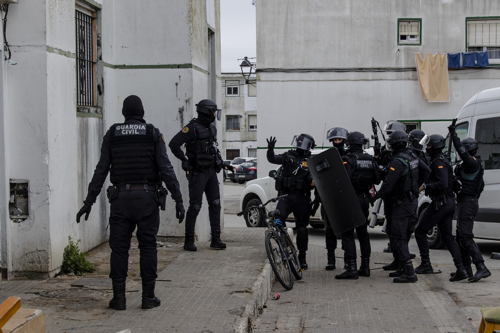 Imágenes de la interveción antidroga de la Guardia Civil en Barbate.