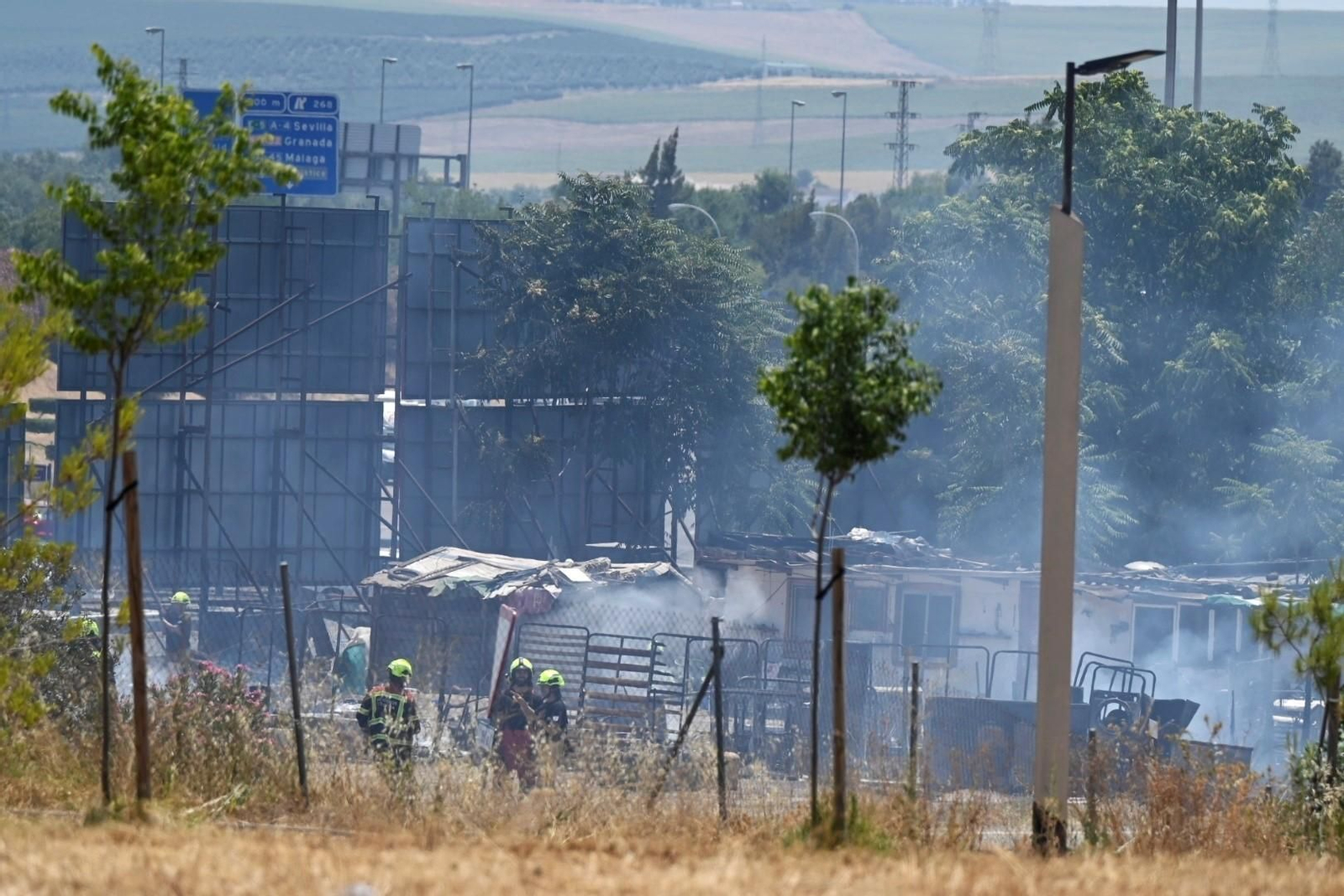 Las imágenes del incendio junto al Carrefour Zahira